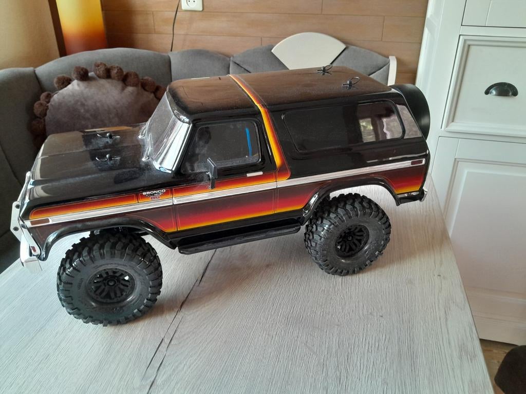 Traxxas TRX4 Ford Bronco 1979 incl. verlichting  en geluid, Hobby en Vrije tijd, Modelbouw | Radiografisch | Auto's, Auto offroad