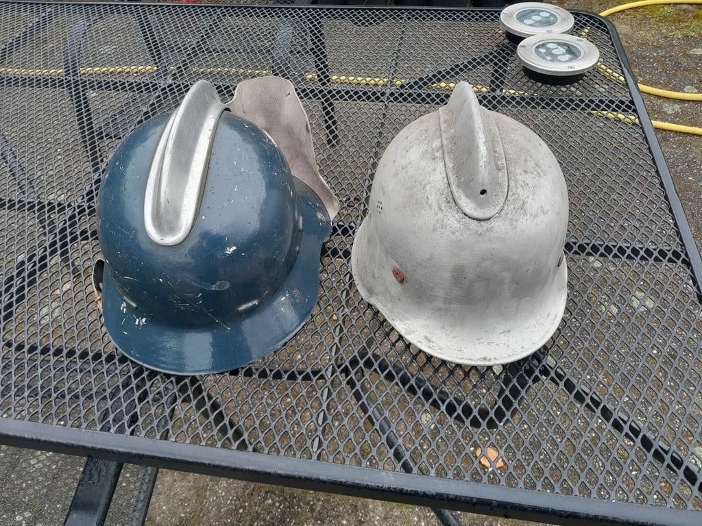 2x Duitse helm brandweer, Ophalen of Verzenden