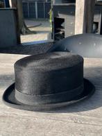 Mooie handgemaakte zijden hoed van l'Hiver, maat M, Kleding | Dames, Hoeden en Petten, Ophalen of Verzenden, Zo goed als nieuw