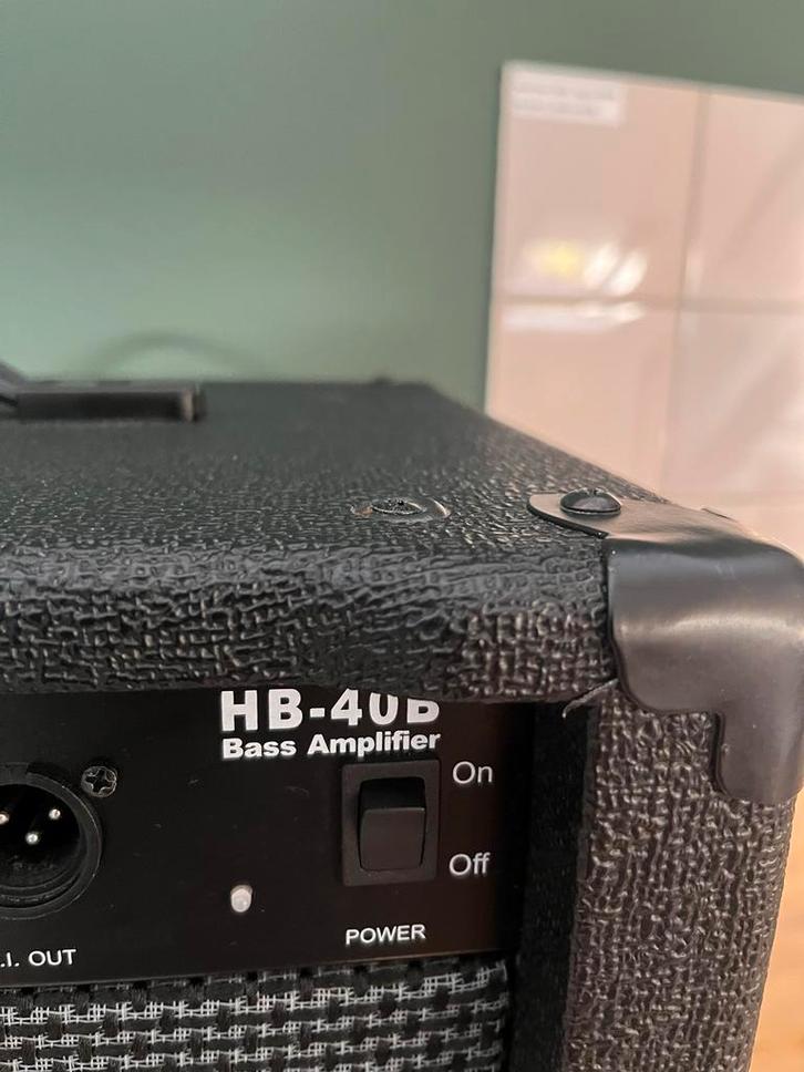 Harley Benton HB-40B Basgitaar Versterker, Muziek en Instrumenten, Versterkers | Bas en Gitaar, Zo goed als nieuw, Basgitaar, Minder dan 50 watt
