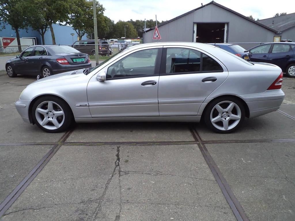 Mercedes-Benz C-klasse 180 K. Classic, Navigatiesysteem, Gebruikt, Zwart, 1796 cc