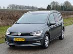 Volkswagen Touran Highline / 7 Persoons / Trekhaak/ Camera /, Auto's, Voorwielaandrijving, Gebruikt, Euro 6, 4 cilinders