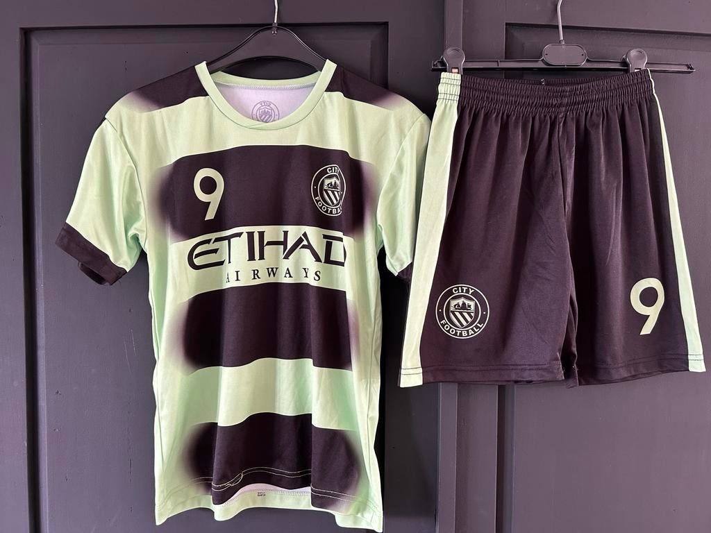 Manchester City voetbal tenue maat S, Sport en Fitness, Voetbal, Gebruikt, Set, Maat S, Ophalen of Verzenden