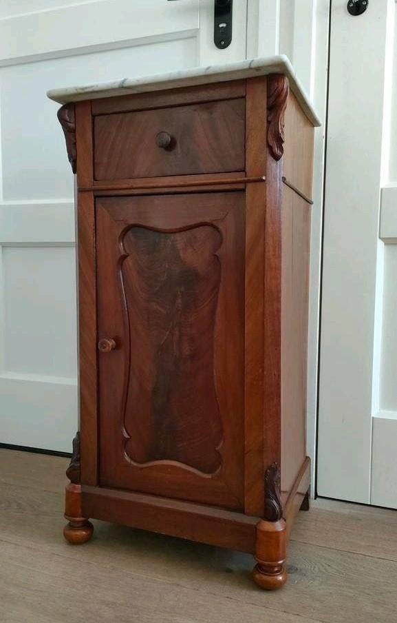 Antiek nachtkastje mahonie marmer kastje Biedermeier, Huis en Inrichting, Slaapkamer | Nachtkastjes, Ophalen, Gebruikt, Minder dan 45 cm