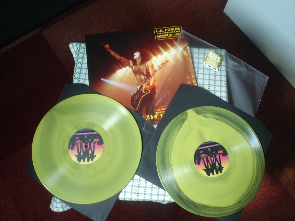 kiss firts nite at the forum 77 gekleurd dubbel lp, Overige formaten, Ophalen of Verzenden, Nieuw in verpakking, Poprock