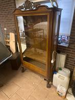 Antieke vitrinekast met sierlijke details, Ophalen of Verzenden