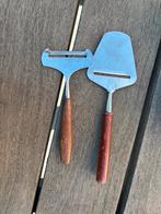 2 x fiskars kaasschaaf houten handvat, Ophalen of Verzenden, Zo goed als nieuw, Hout