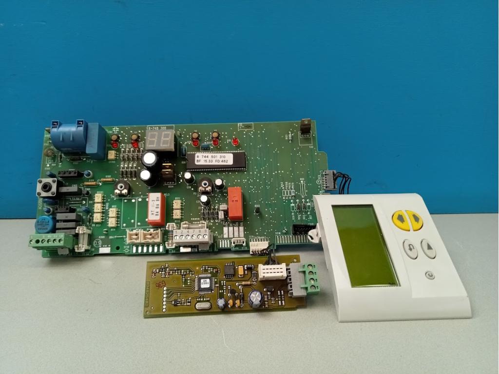 Printplaat met display Bosch HRC 35 87472081500, Doe-het-zelf en Verbouw, Verwarming en Radiatoren, Niet ingevuld, Gebruikt, Cv-ketel of Combi-ketel