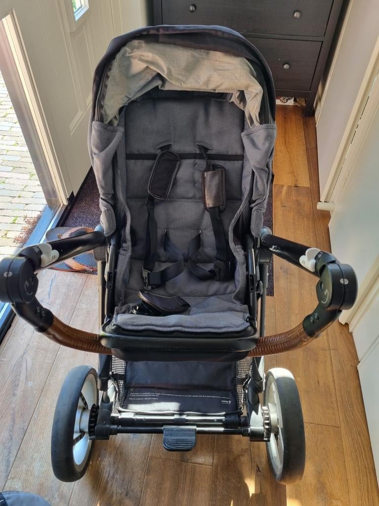 Mutsy kinderwagen met voetenzak, Kinderen en Baby's, Kinderwagens en Combinaties, Gebruikt, Mutsy, Verstelbare duwstang, Ophalen