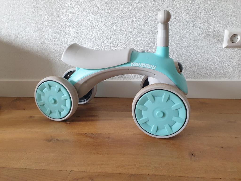 Mooie peuter loopwagen youbedou 4wiel met geluid, Ophalen of Verzenden, Zo goed als nieuw