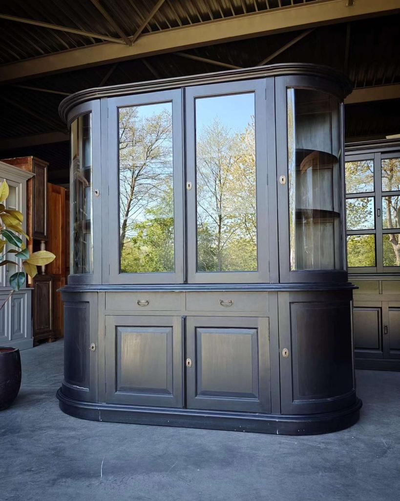 Zwarte organische buffetkast | Vitrinekast halfrond #6575, Niet ingevuld, Met deur(en), 200 cm of meer, Niet ingevuld