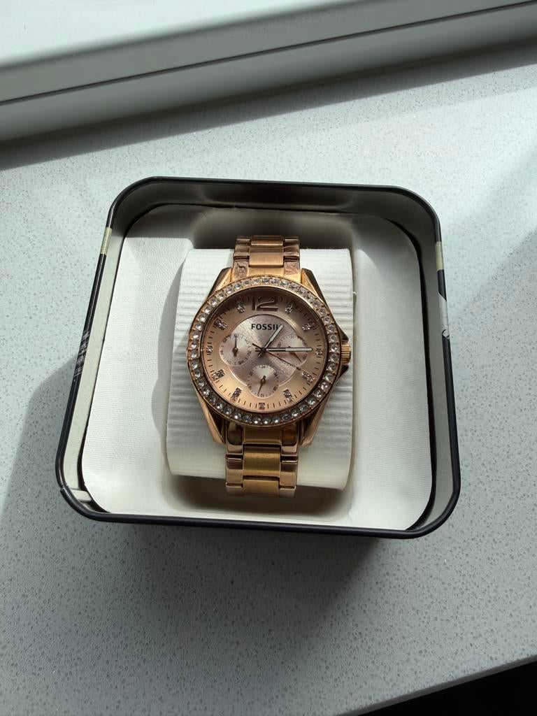 Fossil dames horloge rose goudkleurig met steentjes, Sieraden, Tassen en Uiterlijk, Horloges | Dames, Staal, Gebruikt, Staal, Fossil
