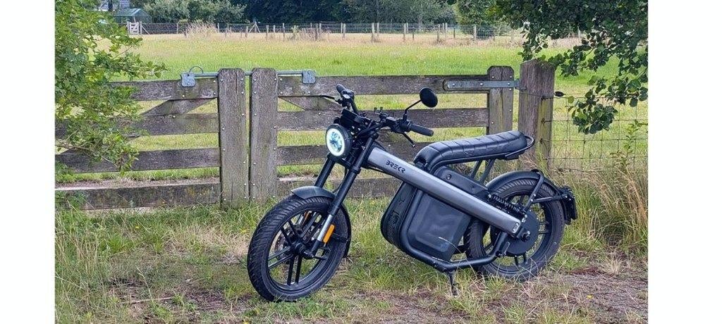 Brekr B4000 - Electrische brommer 45 Km., Fietsen en Brommers, Zo goed als nieuw, 59 cm of meer, 50 km per accu of meer, Ophalen