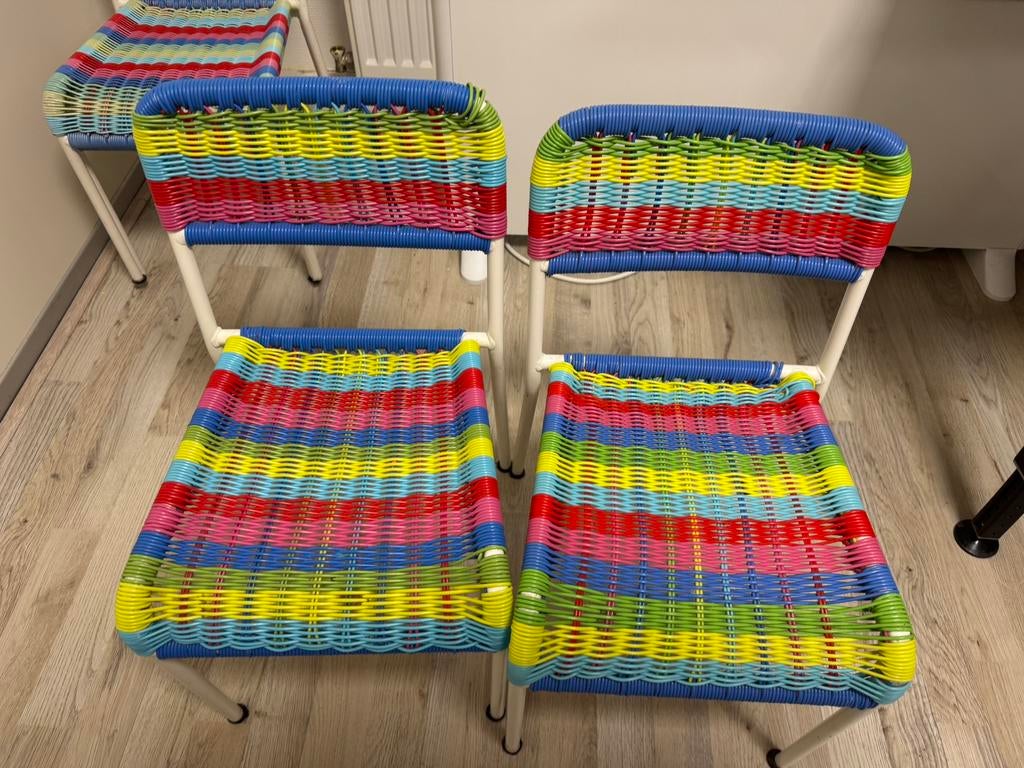 Ikea Fargglad stoeltjes, Kinderen en Baby's, Kinderkamer | Tafels en Stoelen, Ophalen, Zo goed als nieuw, Stoel(en)