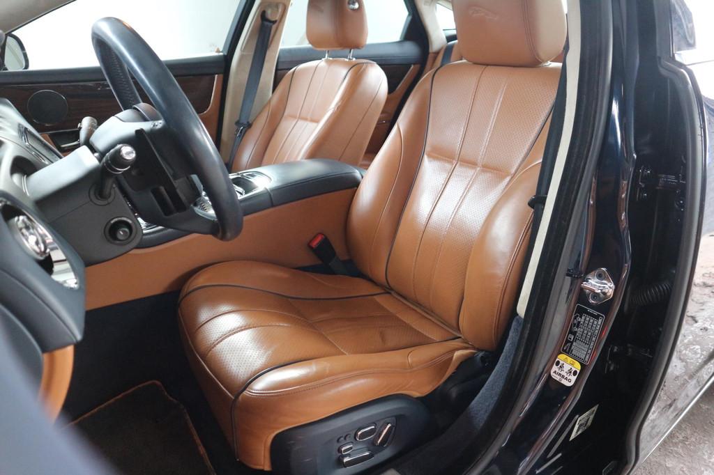 Jaguar XJ 5.0 V8 Portfolio / SWB / ORG NED / NAP / 2e EIG /, Auto's, Jaguar, Automaat, Euro 5, Achterwielaandrijving, Blauw