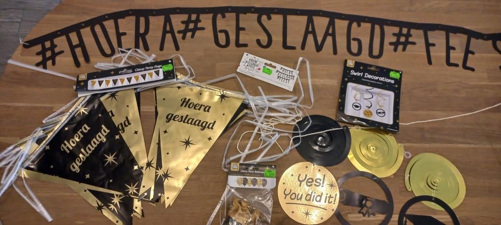 Versiering geslaagd diploma uitreiking slingers, Ophalen, Zo goed als nieuw, Versiering, Overige