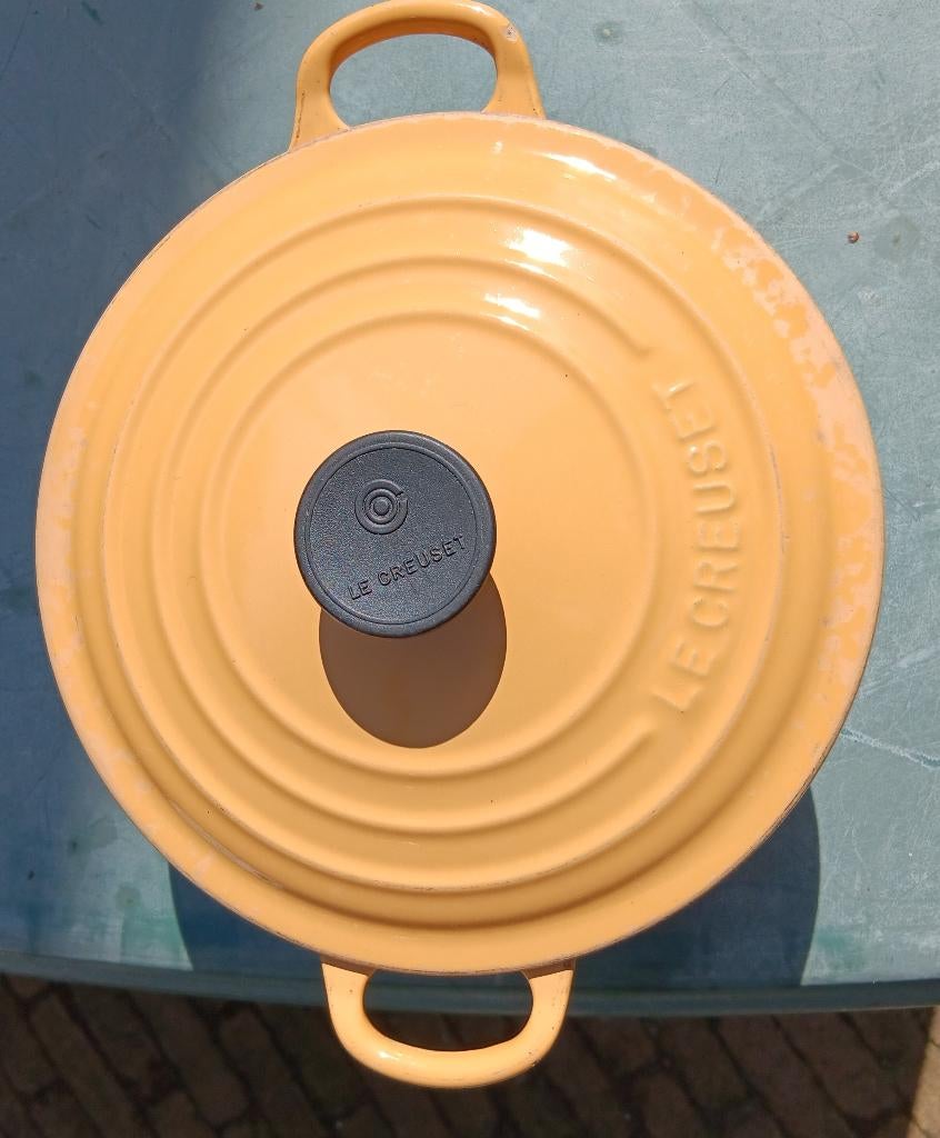 Vintage Le Creuset pan en deksel Yellow tangerine 20cm (G286, Gietijzer, Ophalen of Verzenden, Zo goed als nieuw, Keramische plaat