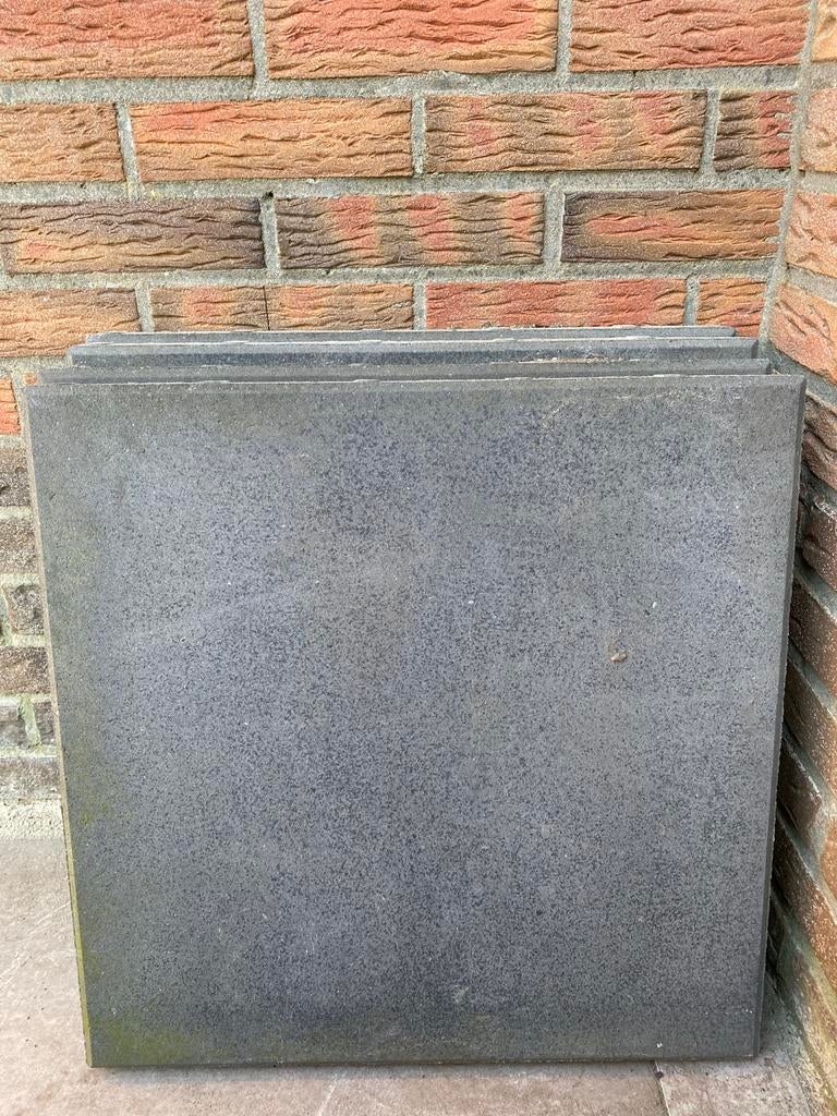 4x Tegel 50x50 antraciet - Ideaal voor parasolvoet, Tuin en Terras, Tegels en Klinkers, Ophalen, Gebruikt, Minder dan 5 m², Beton