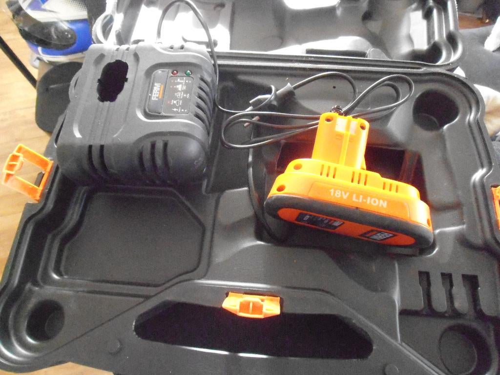 Ferm accu + oplader, Ophalen, Zo goed als nieuw