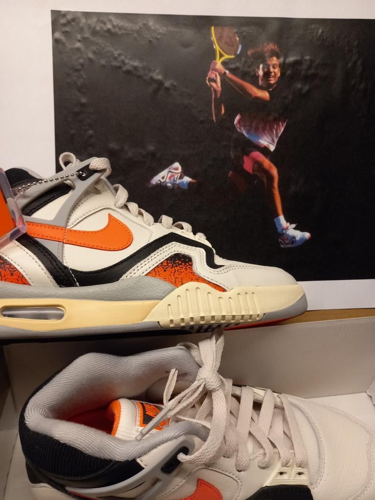 Nike Air Challenge Court II QS Hot Lava - Nieuw - Maat 38,5, Ophalen of Verzenden, Nieuw, Nike, Sneakers of Gympen