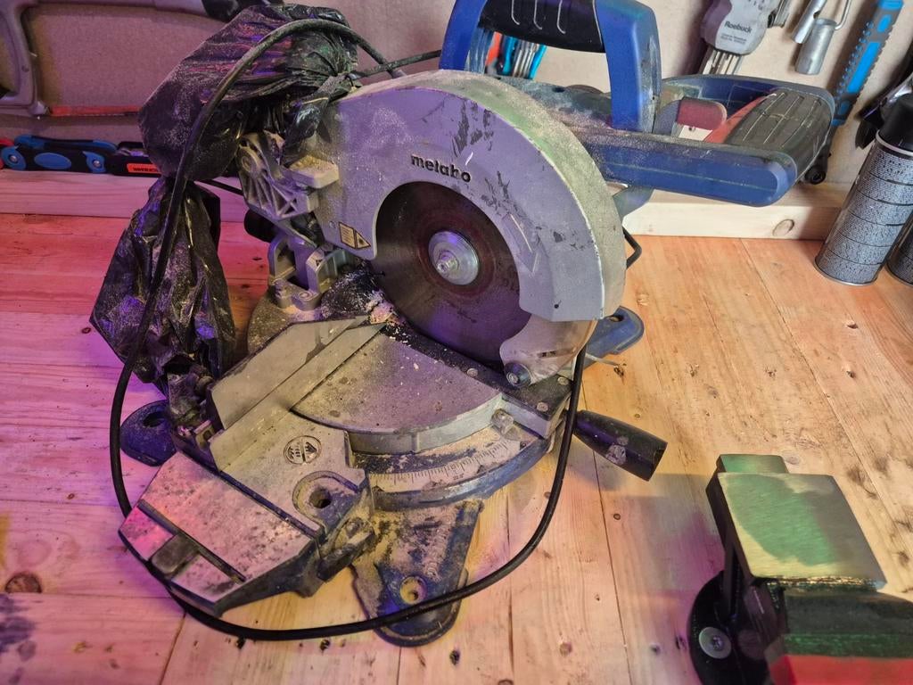 Metabo afkortzaag / verstekzaag – met wat werk !, Ophalen, Gebruikt, Afkortzaag, 30 tot 70 mm