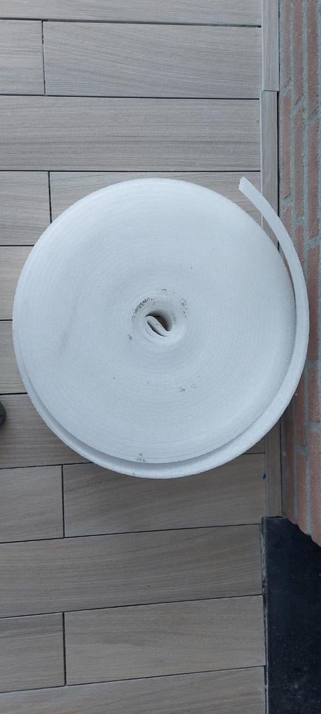 +/- 25m isolatieband 10cm breed en 1cm dik, Overige materialen, Nieuw, Minder dan 5 m², Ophalen