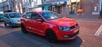Volkswagen Polo 1.2 TSI PLUS edit Rood +sportieve velgen NAP, Auto's, Voorwielaandrijving, Stof, 40 €/maand, Zwart