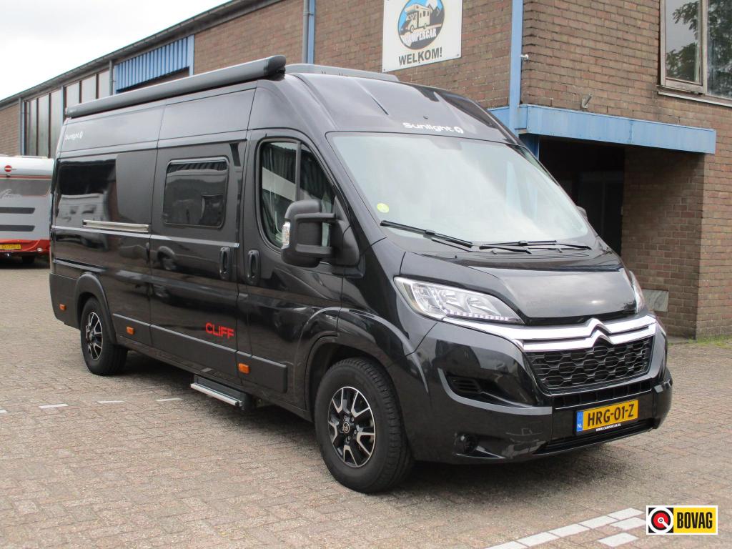 Sunlight Cliff 640 640 Stoere bus Enkele bedden, Caravans en Kamperen, Campers, Verwarmde buitenspiegels, Buscamper of Camperbus