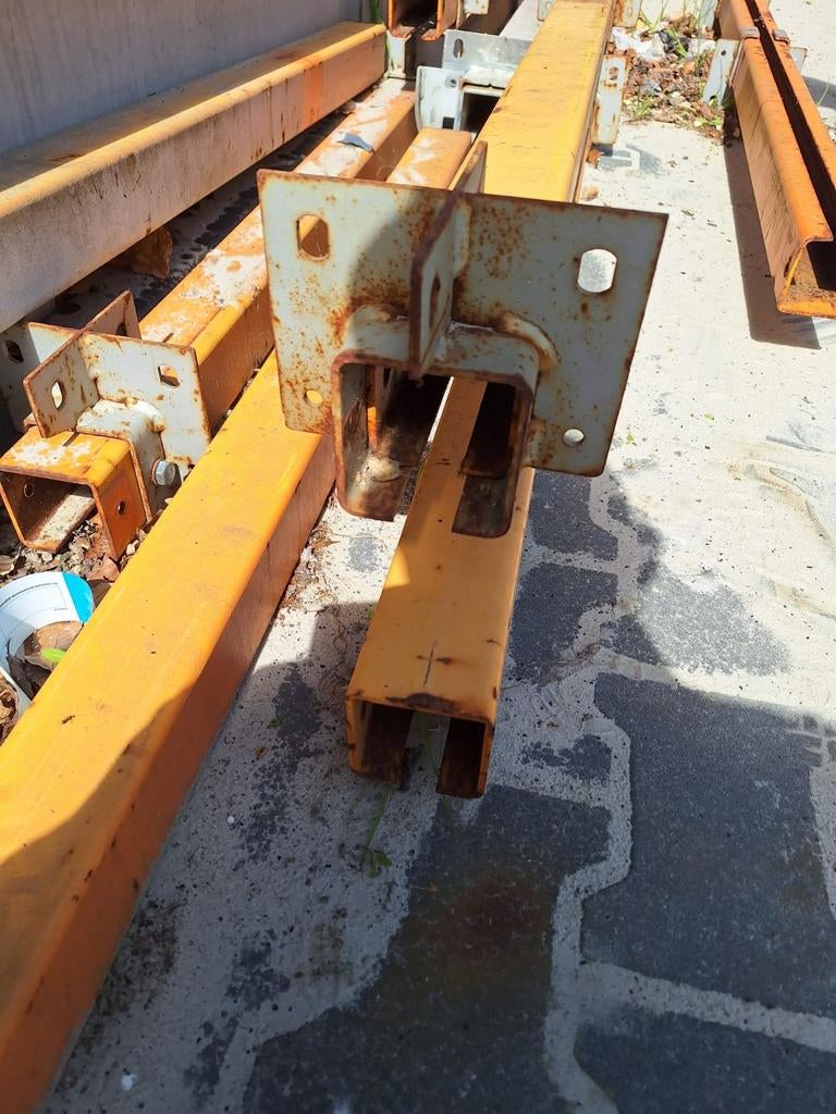 Monorail 74x74 met montagebeugels, Ophalen, Gebruikt