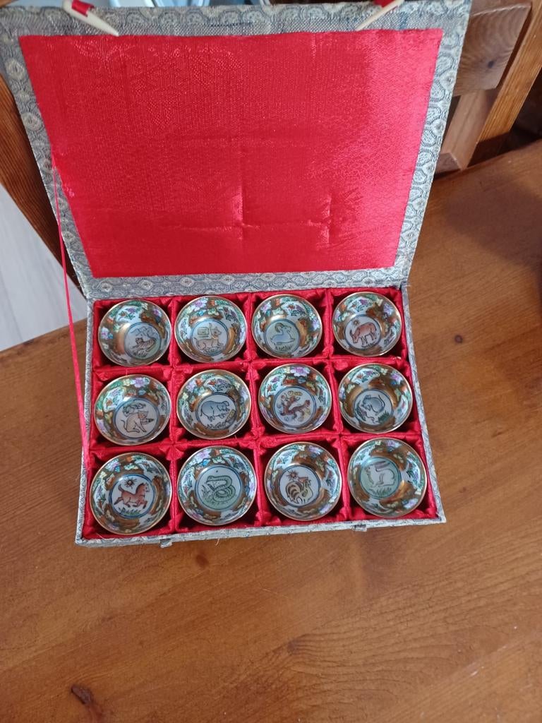Set van 12 Chinese Dierenriem Theekopjes in Geschenkdoos, Ophalen of Verzenden