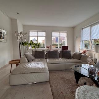 Natuzzi lounge bank 3 persoons Hoekbank leder creme design, Huis en Inrichting, Banken | Bankstellen, Ophalen, Gebruikt, Hoekbank