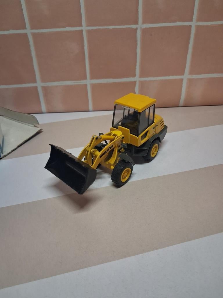 Conrad Komatsu WA 75, Hobby en Vrije tijd, Modelauto's | 1:50, Ophalen of Verzenden, Zo goed als nieuw, Overige typen, Overige merken