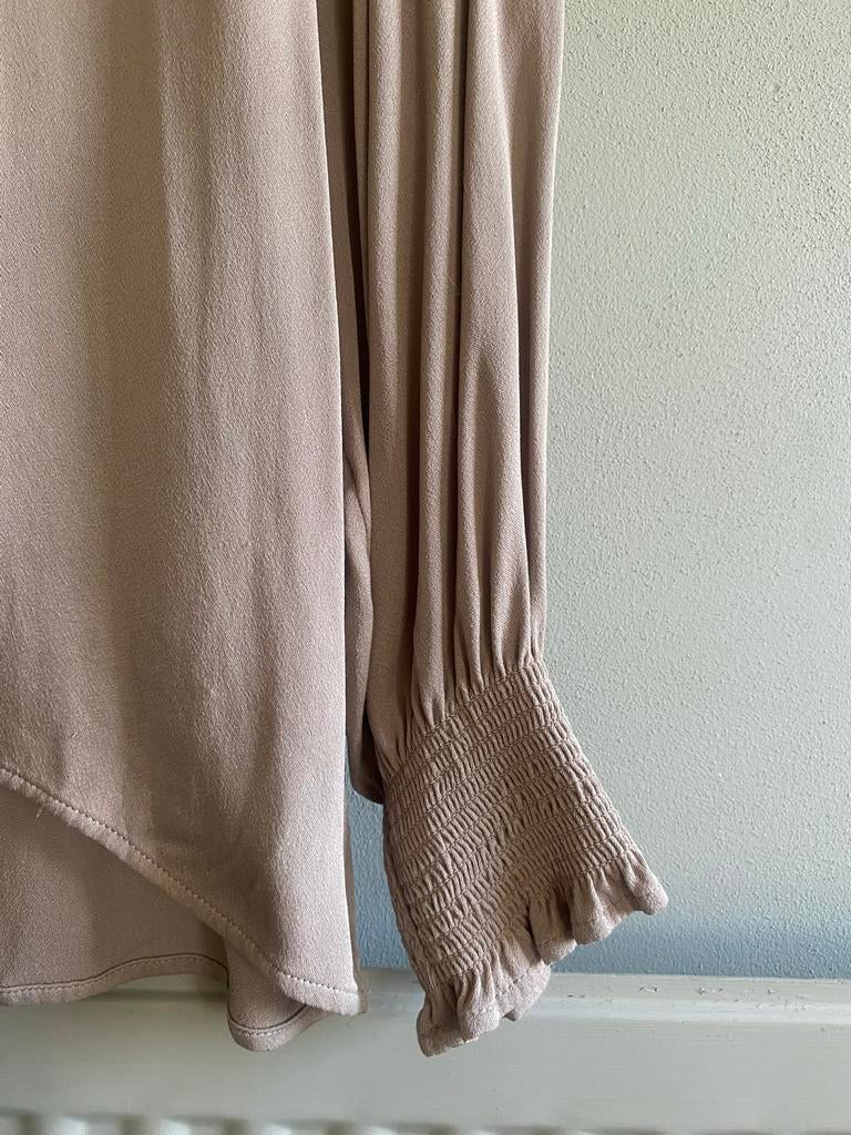 Mooie Taupe kleur blouse van Ibana, Ophalen of Verzenden, Zo goed als nieuw, Maat 38/40 (M), Beige