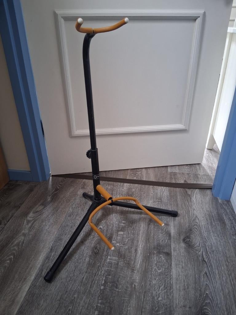Gitaar standaard, Ophalen, Zo goed als nieuw, Gitaar