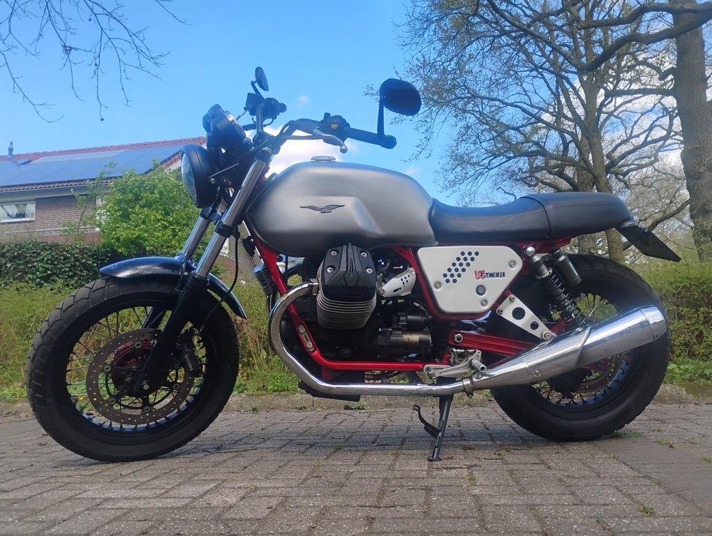 Moto Guzzi V7 Racer van 2012 met 33240km, 750 cc, 2 cilinders, Motorrijbewijs A, Gebruikt