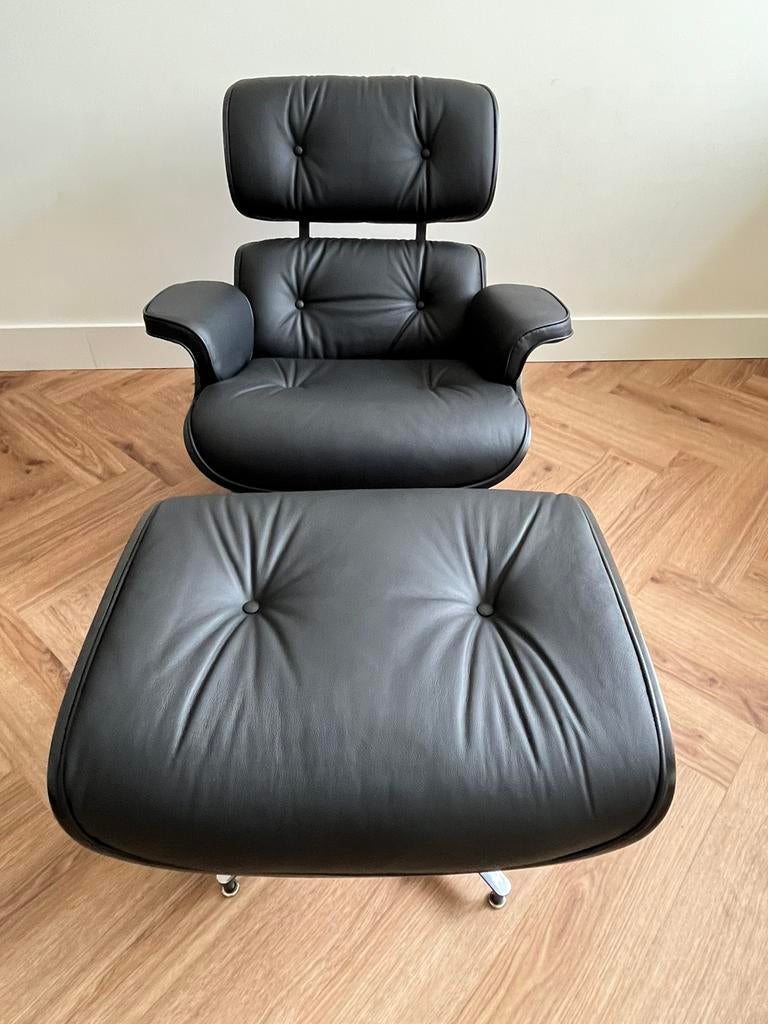 Lounge chair replica zwart hout zwart leder, Ophalen, Vintage, Nieuw, 50 tot 75 cm