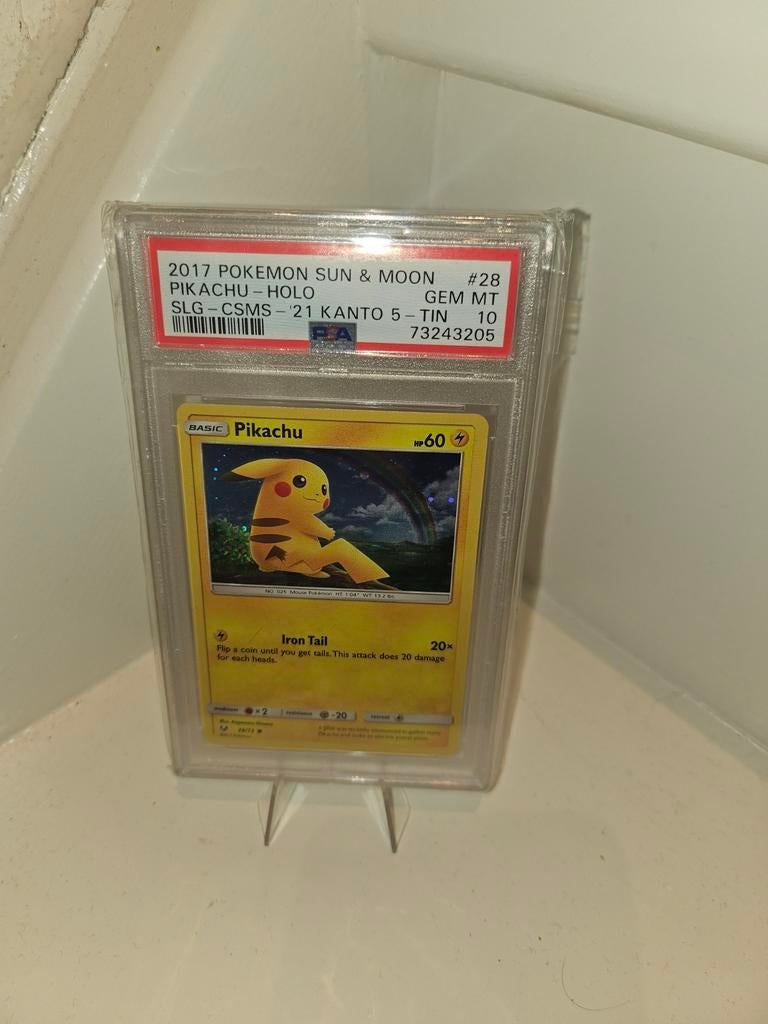 PSA 10 Pikachu Holo 2017  #28 COSMOS-21 KANTO 5-TIN, Ophalen of Verzenden, Nieuw, Losse kaart, Foil