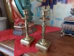 Gelijk paar oude koperen kandelaars / 22,3 centimeter., Ophalen of Verzenden, Koper of Brons