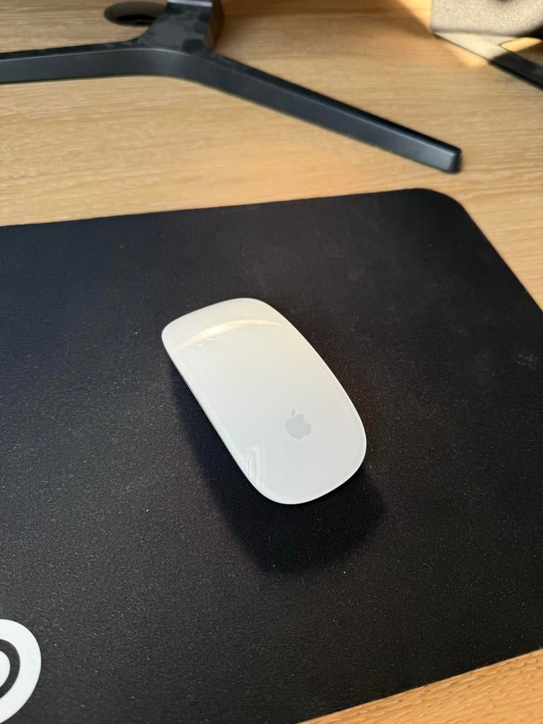 Apple Magic Mouse 1 (A1296) - Draadloos en Batterijgevoed, Computers en Software, Muizen, Ophalen, Gebruikt, Draadloos, Muis