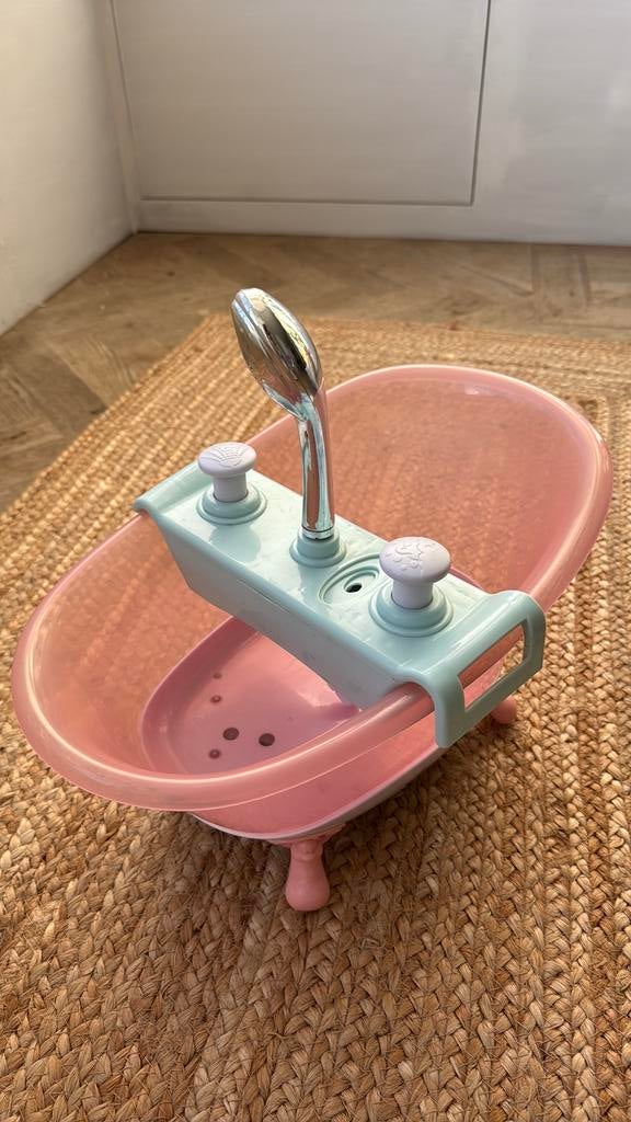 Baby born badje met douche, Kinderen en Baby's, Speelgoed | Poppen, Ophalen of Verzenden, Zo goed als nieuw, Babypop