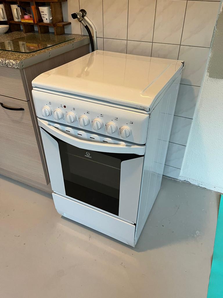 Indesit gasfornuis met electrische oven, Ophalen, Gebruikt, 4 kookzones, Gas