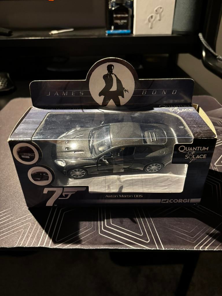 James Bond Quantum of solace Aston Martin DBS, Ophalen of Verzenden, Zo goed als nieuw
