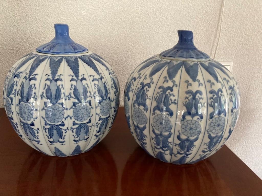 2 Ronde Chinese gemberpotten met deksel. Samen 25 euro, Ophalen