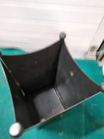 bloempot metaal bruin, Ophalen of Verzenden, 'T Olde Gre-j, Info@toldegrej.nl, Endepoelstraat 20f Didam