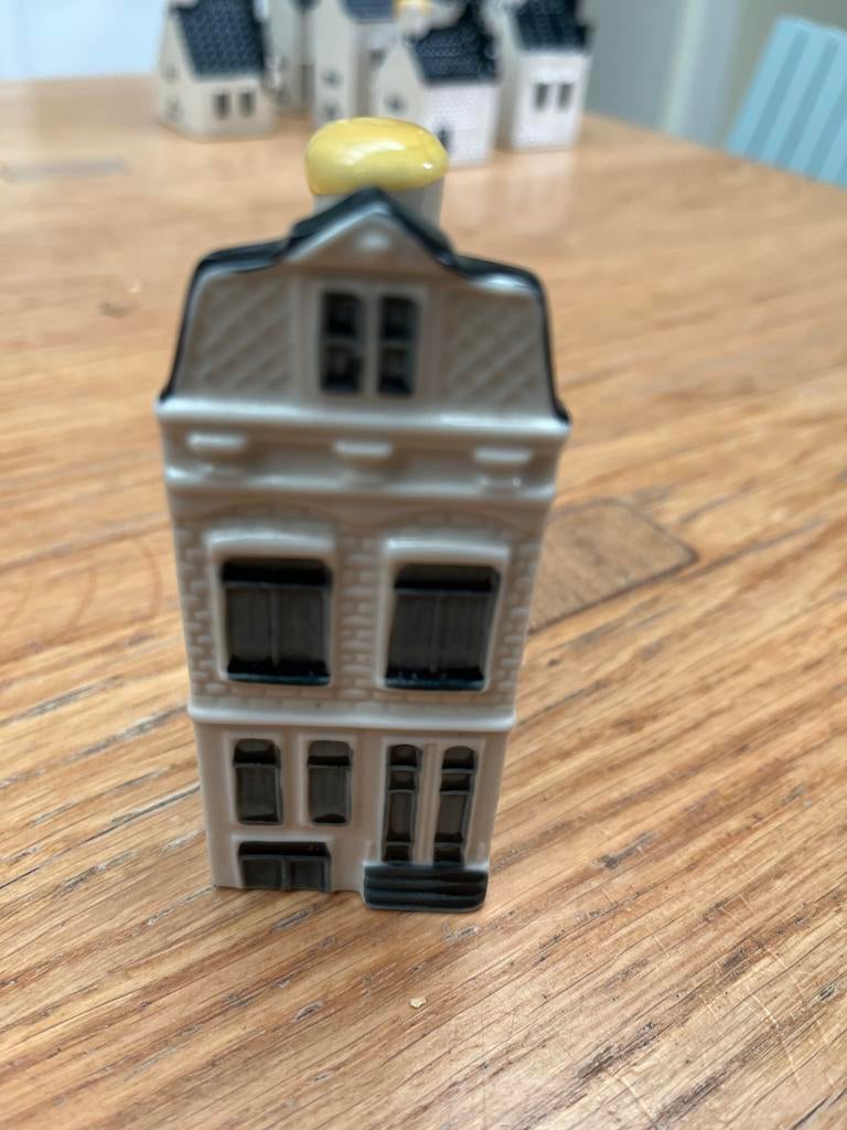 KLM huisje 71 - BOLS Amsterdam 1575, Ophalen of Verzenden, Zo goed als nieuw, 61 t/m 80, Gevuld
