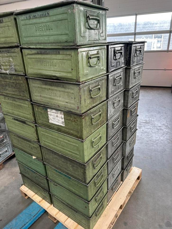 Industriële stalen bakken overtoom, Huis en Inrichting, Woonaccessoires | Kisten, Gebruikt, Minder dan 50 cm, Minder dan 50 cm