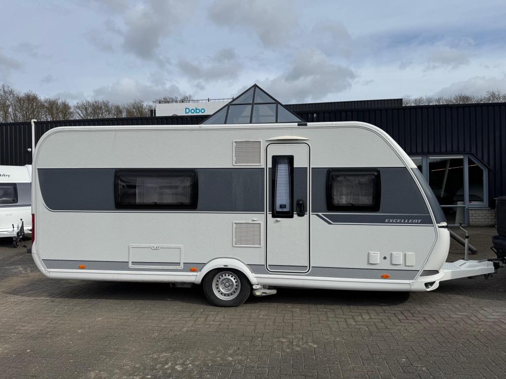 Hobby Excellent 495 WFB 2017 | Grote badkamer | Mover, Caravans en Kamperen, Caravans, Hobby, Bedrijf, Treinzit, 4 tot 5 meter