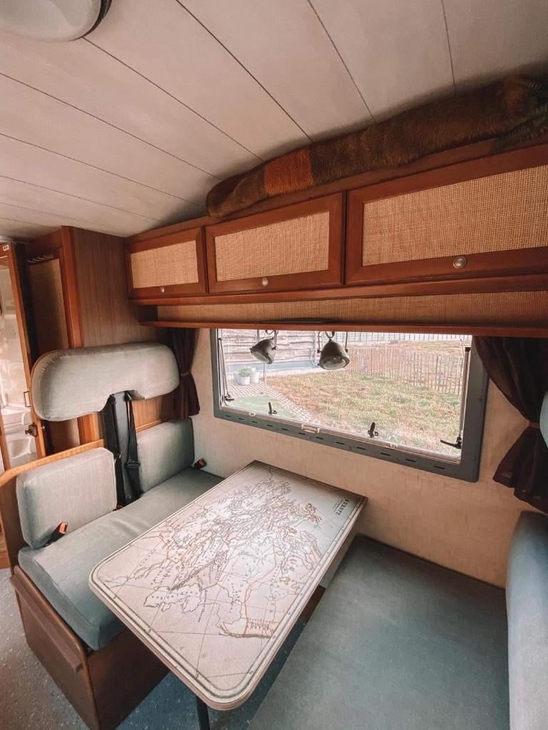 Dit is Leo, Ford Transit camper: Robuust en Retro!, Caravans en Kamperen, Ringverwarming, Koelkast, Ford, Ford