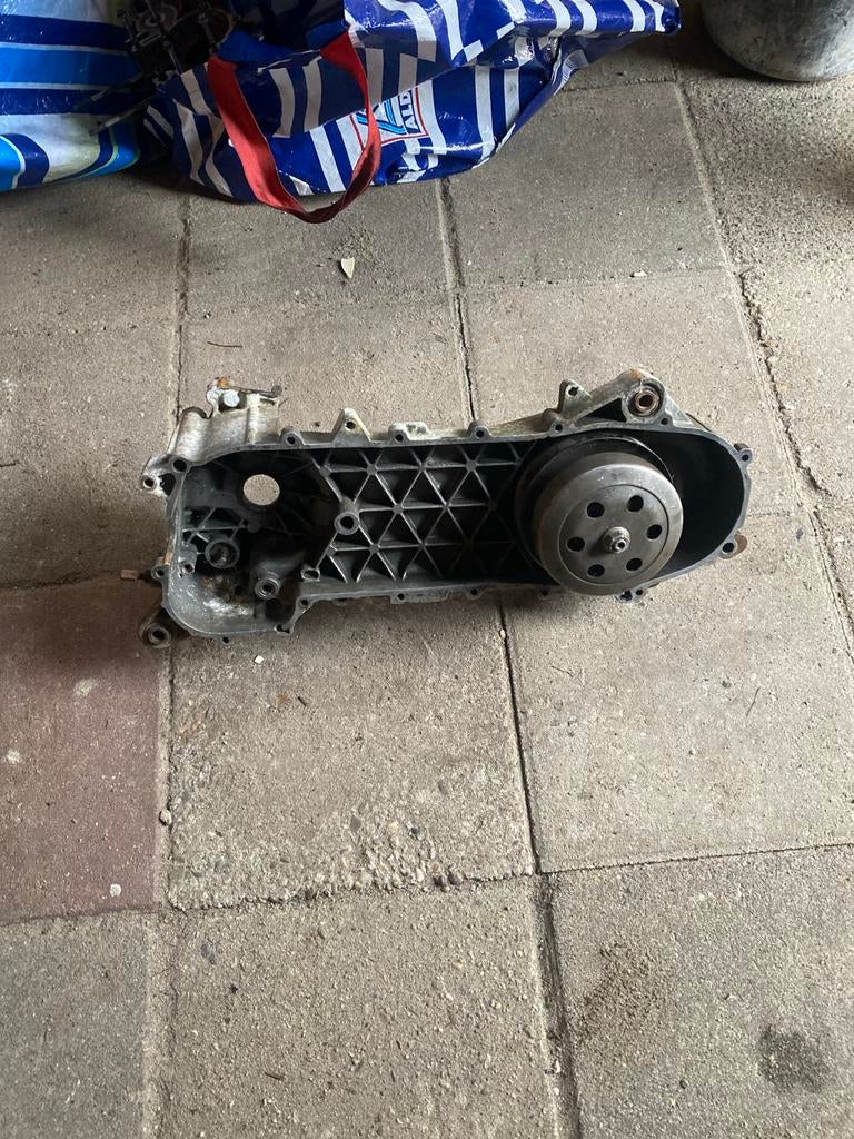 Piaggio Quartz carterhelft met brom vertanding en koppeling, Ophalen of Verzenden, Gebruikt, Overige typen, Piaggio