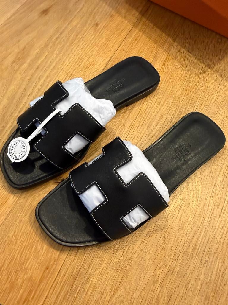 Hermès Oran Sandalen Zwart - Nieuw met label, Ophalen of Verzenden, Nieuw, Zwart, Sandalen of Muiltjes